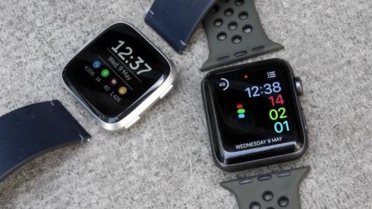 Apple Watch Series 5与Fitbit Versa 2哪种智能手表适合自己