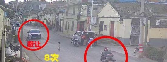 女童马路往返跑10次被撞 具体是什么情况呢