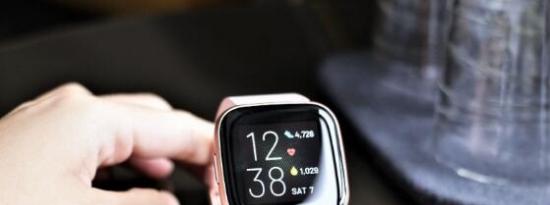 科技动态:在亚马逊上购买Fitbit的新款Versa 2智能手表节省$ 50