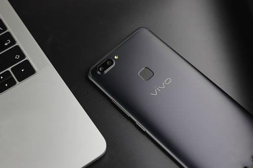 Vivo V15即将在印度上市 这是Oppo F11 Pro的第一个单元